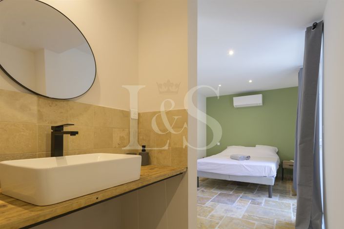 Image No.14-7 Bed House for sale