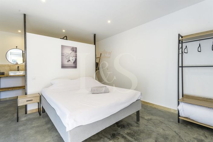 Image No.15-7 Bed House for sale