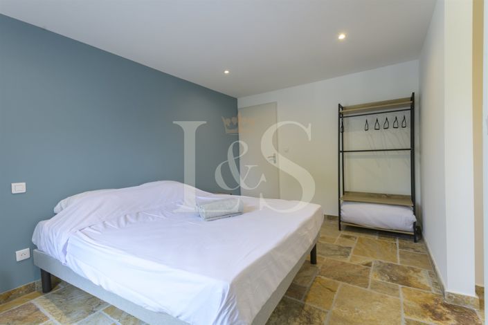 Image No.19-7 Bed House for sale