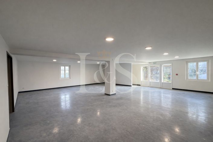 Image No.7-7 Bed House for sale