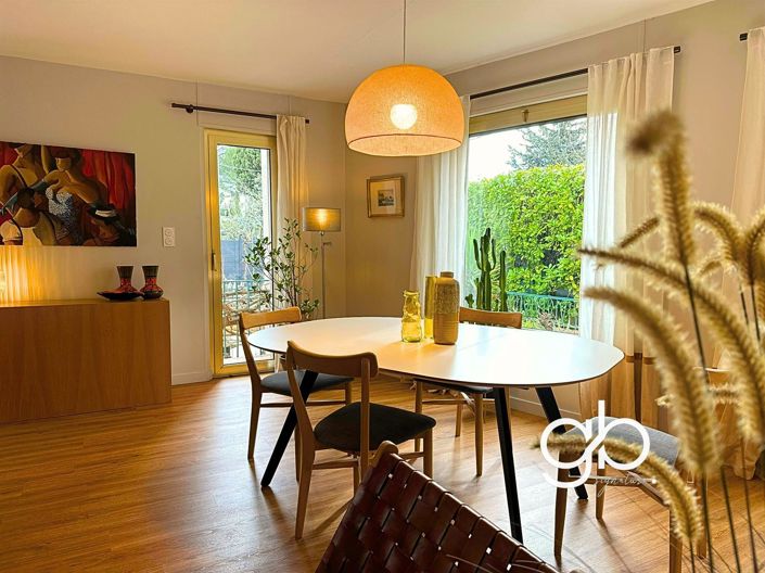 Image No.12-5 Bed House for sale