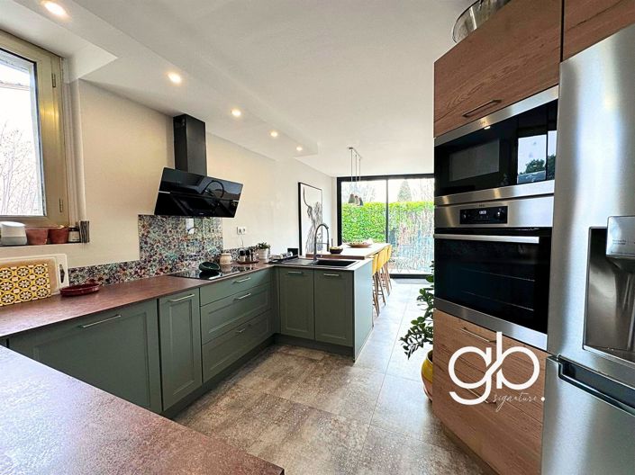 Image No.18-5 Bed House for sale