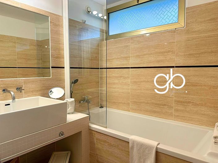 Image No.24-5 Bed House for sale