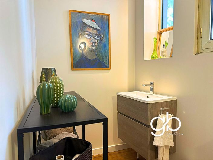 Image No.30-5 Bed House for sale