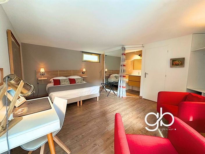 Image No.31-5 Bed House for sale