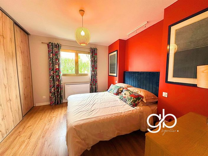 Image No.32-5 Bed House for sale