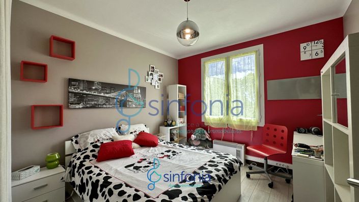 Image No.13-6 Bed House for sale