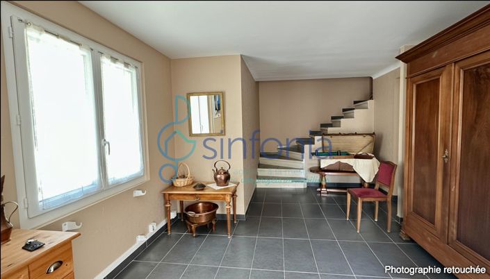 Image No.5-6 Bed House for sale