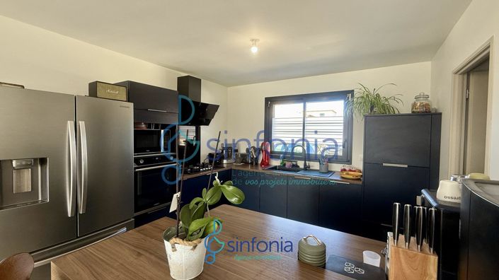 Image No.6-4 Bed House for sale