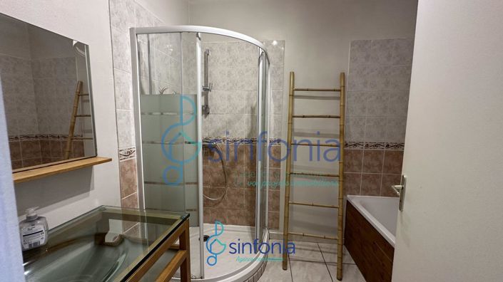 Image No.8-3 Bed House for sale
