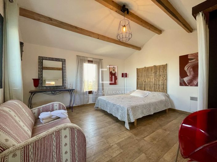 Image No.24-6 Bed House for sale