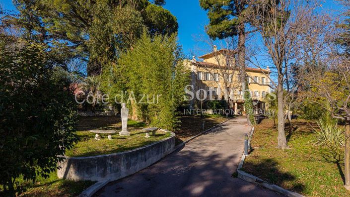 Image No.3-10 Bed Property for sale