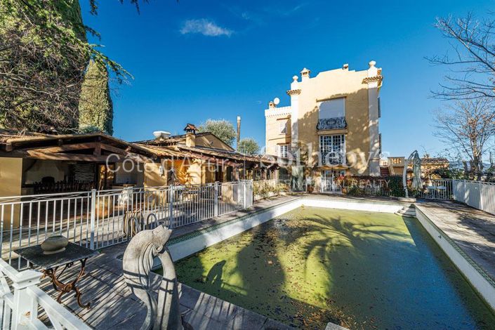 Image No.8-10 Bed Property for sale