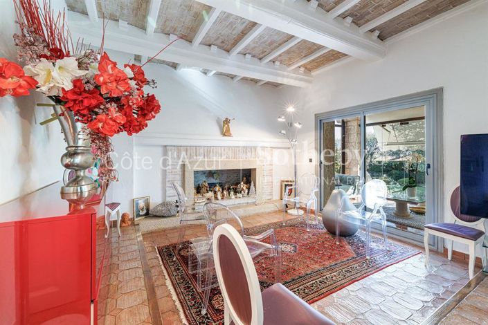 Image No.11-5 Bed Property for sale