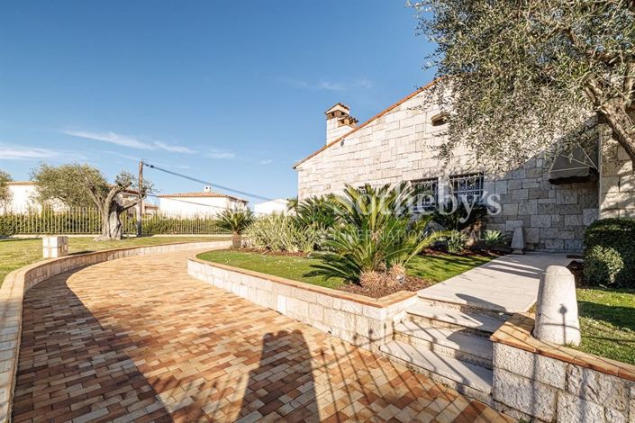Image No.4-5 Bed Property for sale