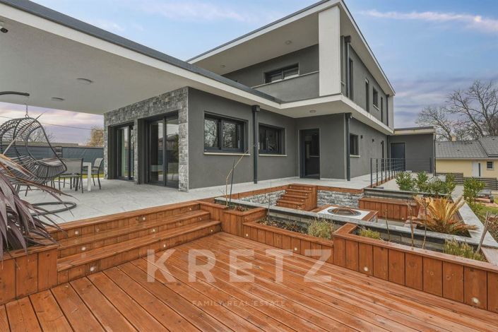 Image No.12-4 Bed House for sale