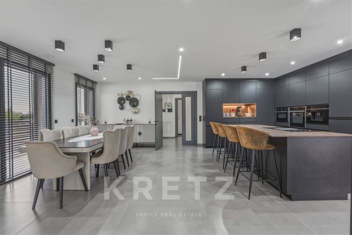 Image No.5-4 Bed House for sale