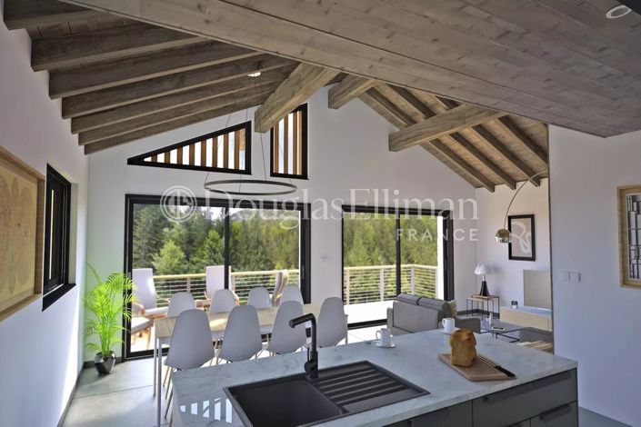 Image No.6-4 Bed House for sale