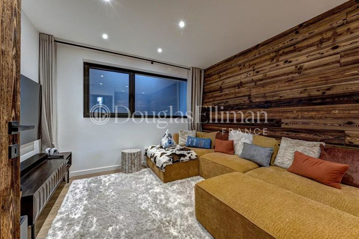 Image No.14-6 Bed House for sale