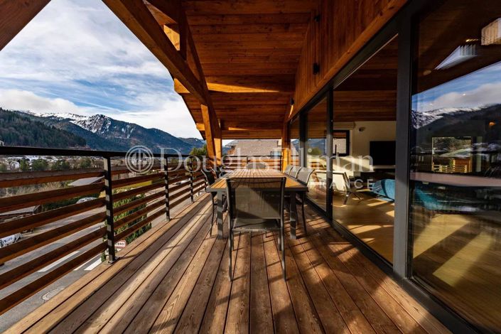 Image No.7-6 Bed House for sale