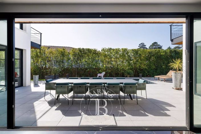 Image No.2-3 Bed House for sale