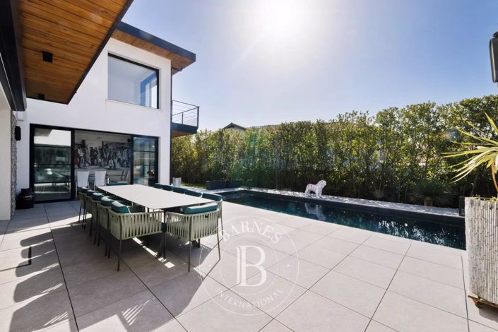 Image No.3-3 Bed House for sale