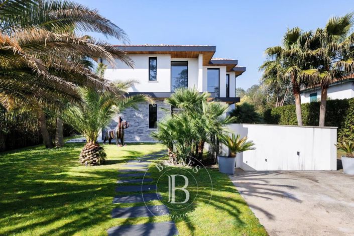 Image No.4-3 Bed House for sale