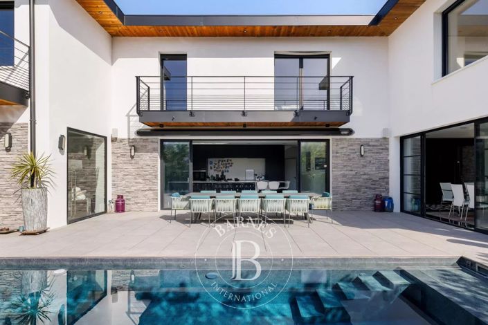 Image No.5-3 Bed House for sale