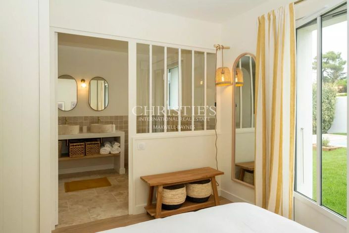 Image No.12-5 Bed House for sale