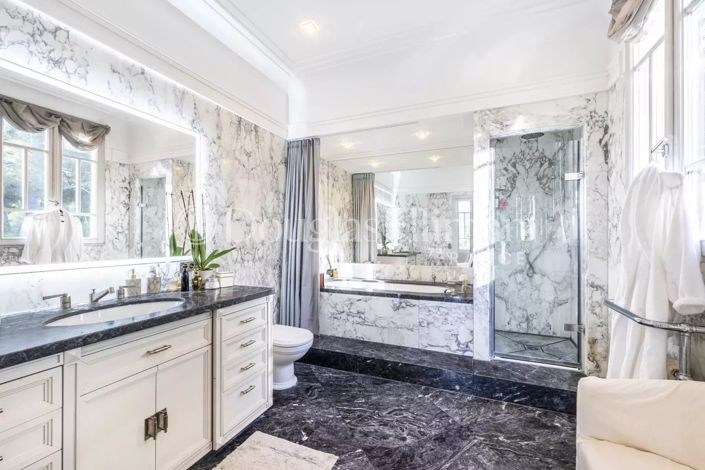 Image No.15-6 Bed House for sale