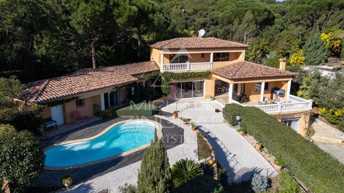 Image No.2-4 Bed House for sale