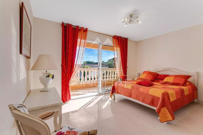 Image No.9-4 Bed House for sale