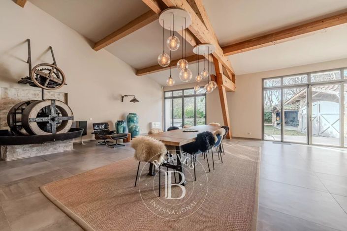 Image No.12-8 Bed House for sale