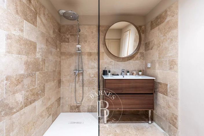 Image No.15-8 Bed House for sale