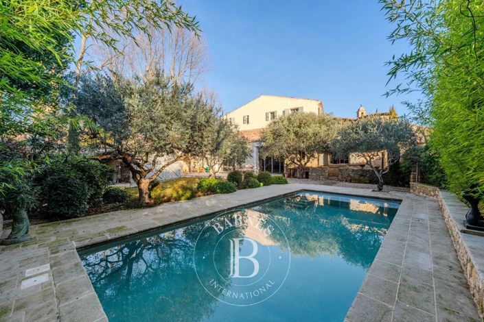 Image No.21-8 Bed House for sale