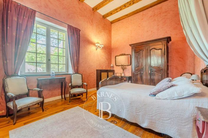 Image No.15-7 Bed House for sale