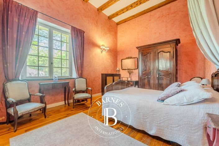 Image No.15-7 Bed House for sale