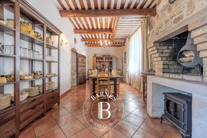 Image No.18-7 Bed House for sale