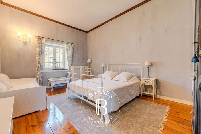 Image No.19-7 Bed House for sale