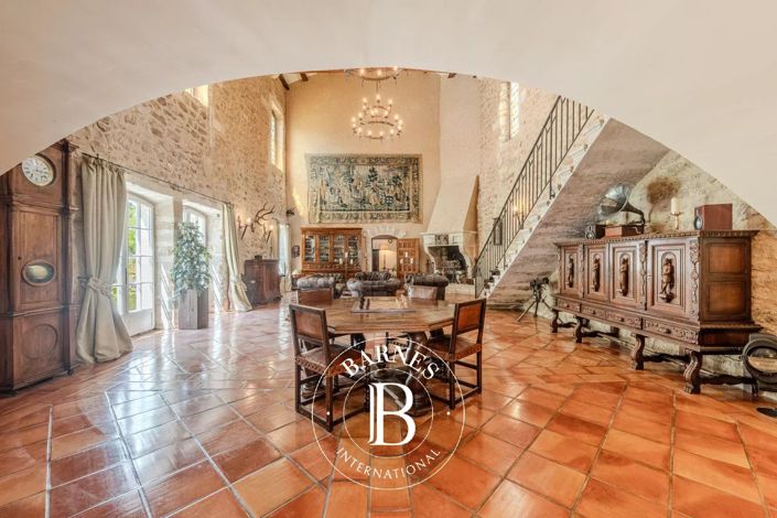 Image No.22-7 Bed House for sale