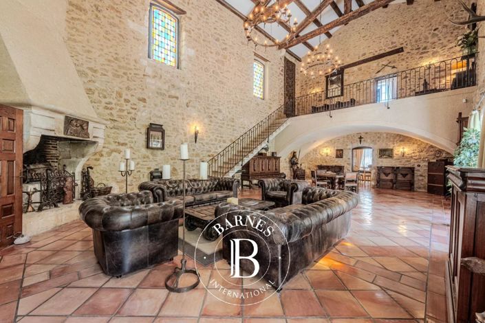 Image No.6-7 Bed House for sale