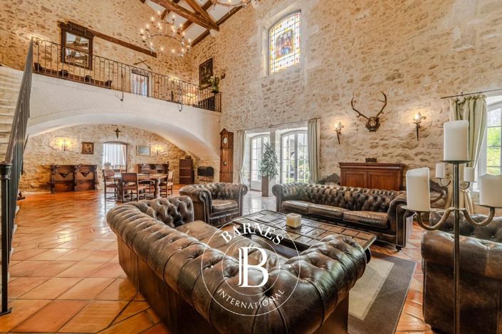 Image No.8-7 Bed House for sale