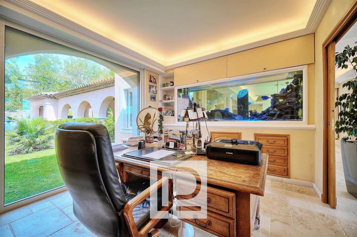 Image No.14-6 Bed House for sale