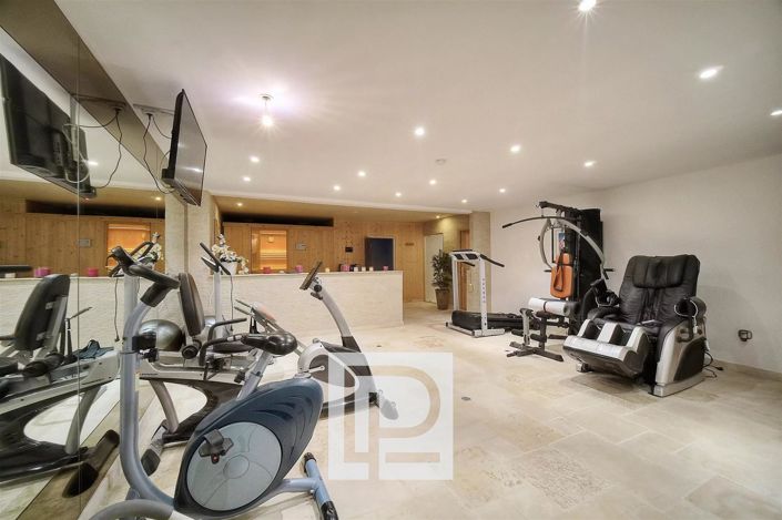 Image No.15-6 Bed House for sale