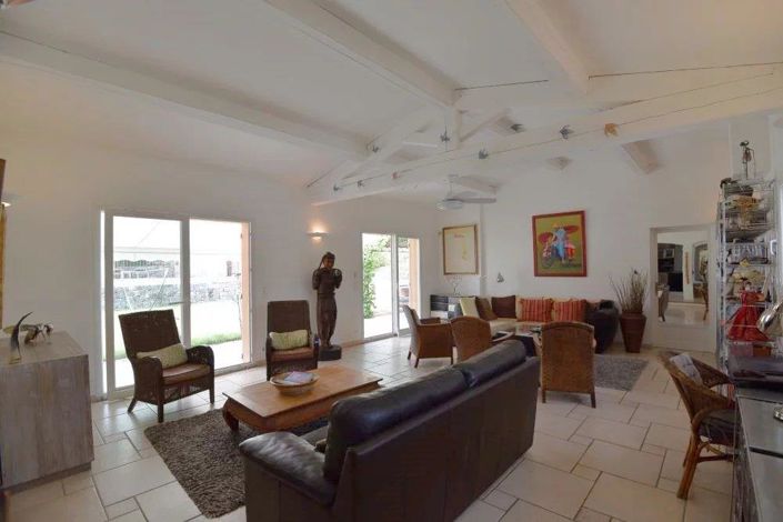 Image No.3-9 Bed House for sale