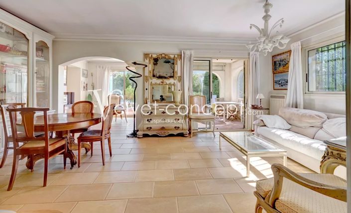 Image No.5-5 Bed House for sale