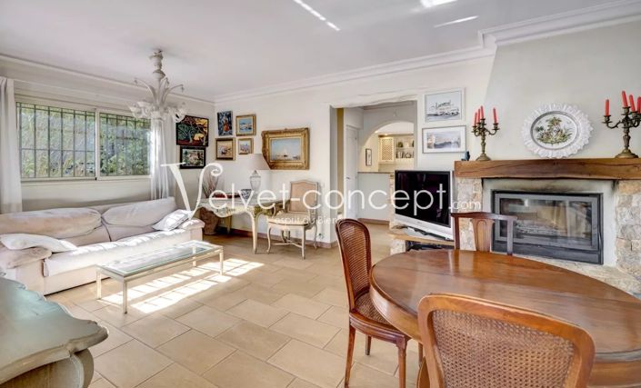 Image No.6-5 Bed House for sale