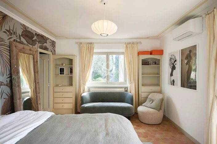 Image No.17-5 Bed House for sale