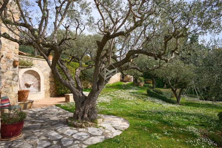 Image No.18-5 Bed House for sale
