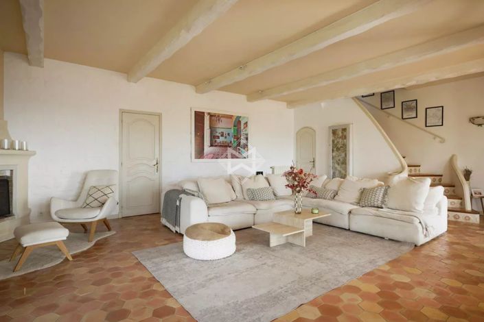 Image No.5-5 Bed House for sale